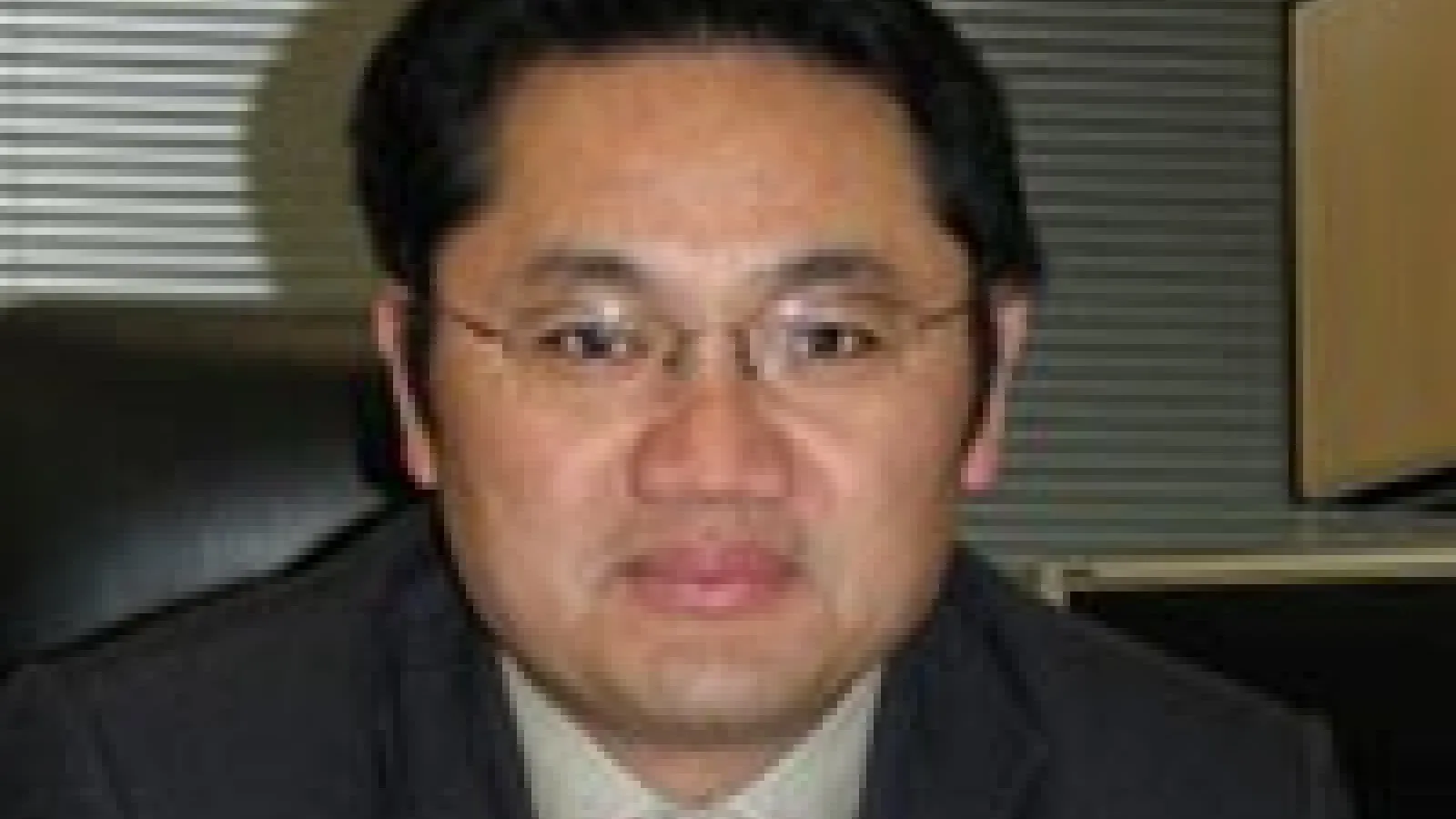Head shot of Dr. Dongping Zhong